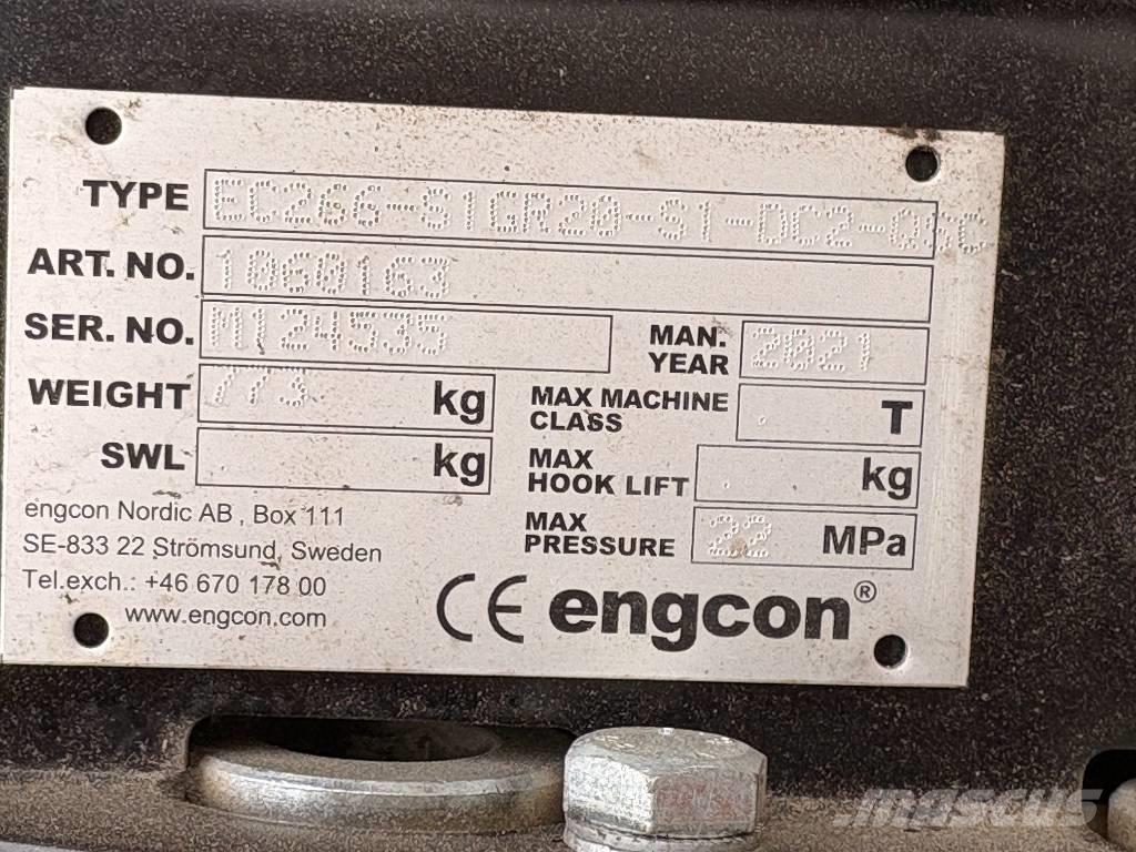 Hitachi ZX220W-7 2P Колісні екскаватори