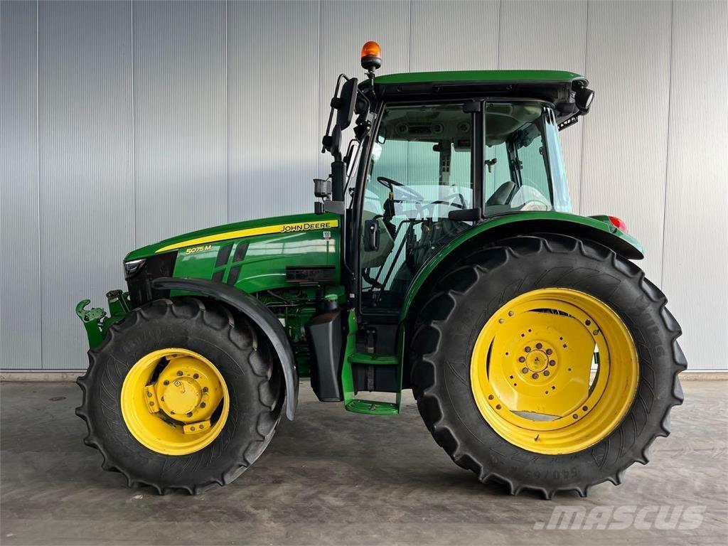 John Deere 5075 M Трактори