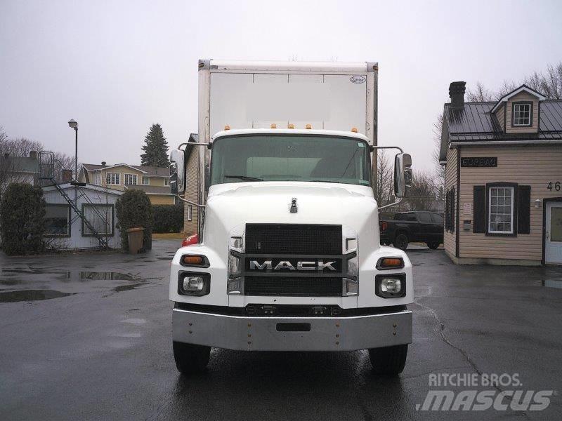 Mack MD 6 Вантажівки / спеціальні