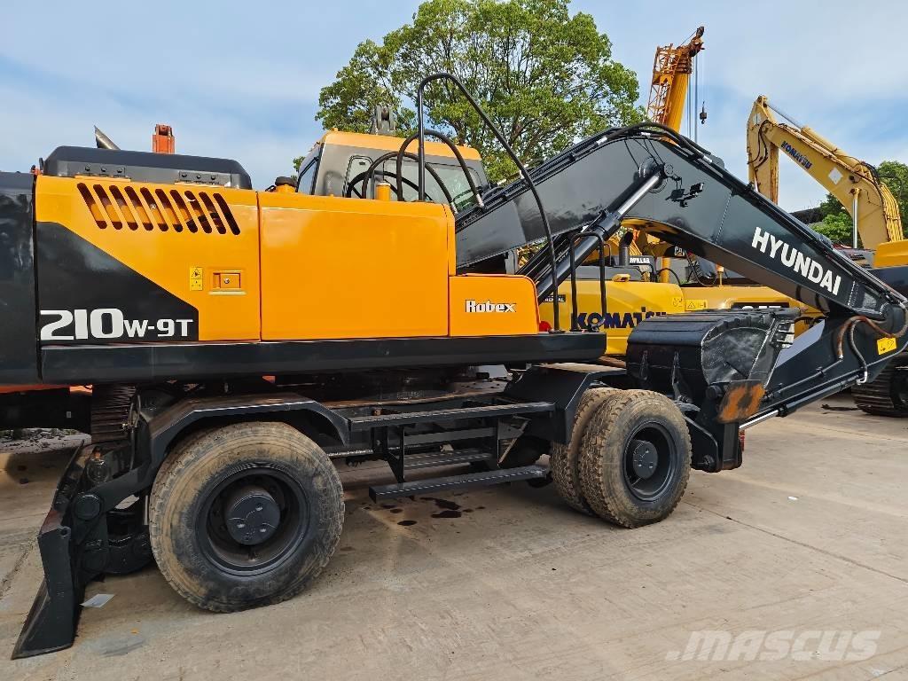 Hyundai R210W-9 Колісні екскаватори