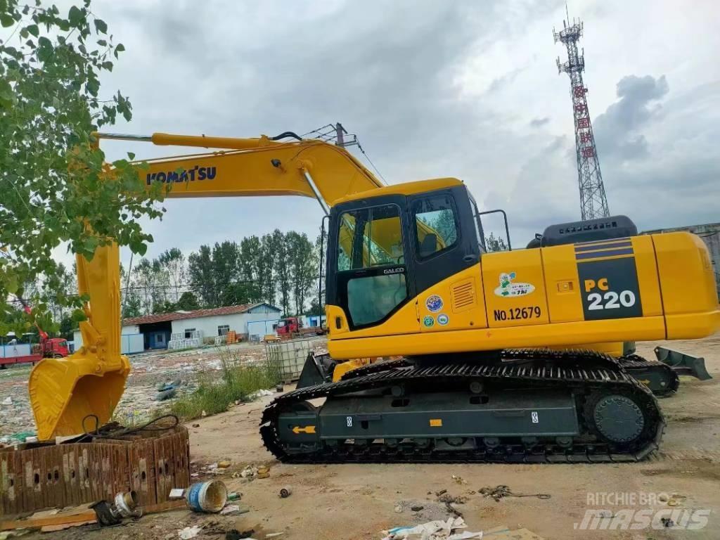 Komatsu PC 220 Гусеничні екскаватори