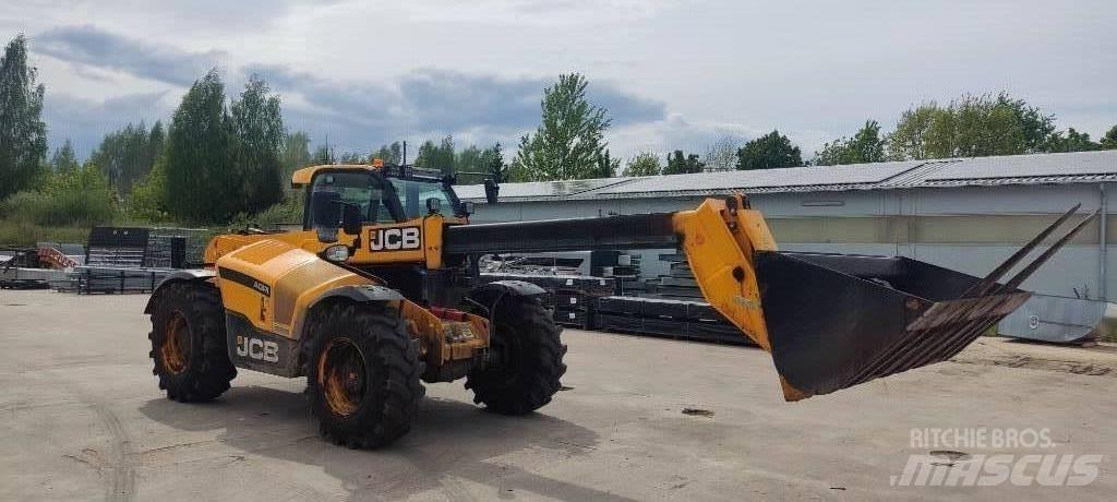 JCB 532-70AGS Багатофункціональне обладнання для вантажних і землекопальних робіт