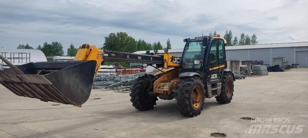 JCB 532-70AGS Багатофункціональне обладнання для вантажних і землекопальних робіт
