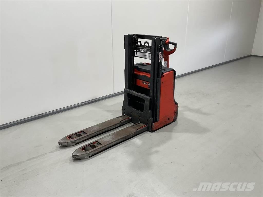 Linde D08 Самохідні електроштабелери