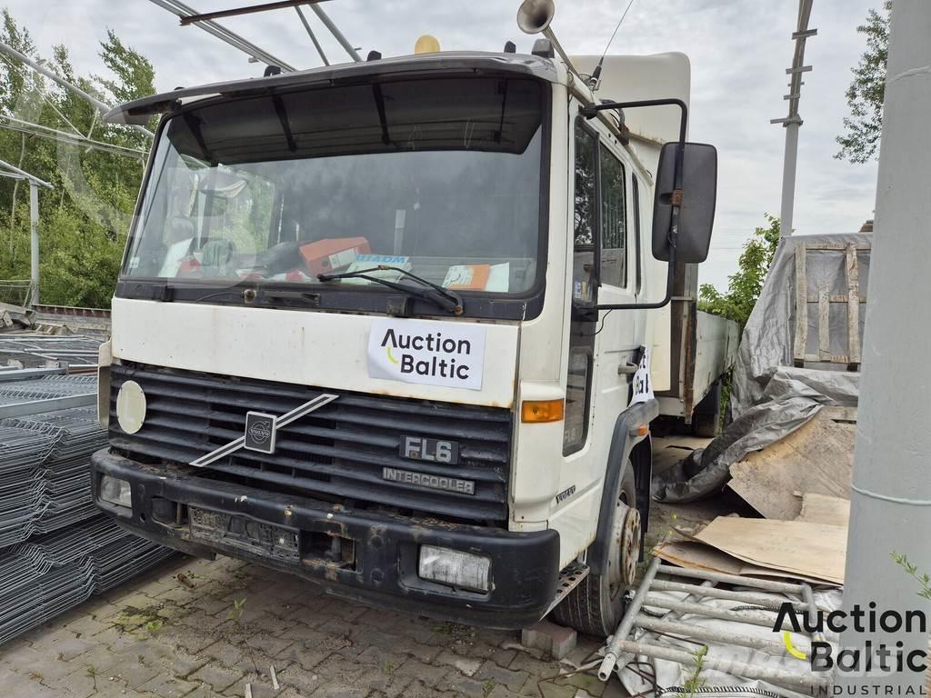 Volvo FL6 Вантажівки-платформи/бокове розвантаження
