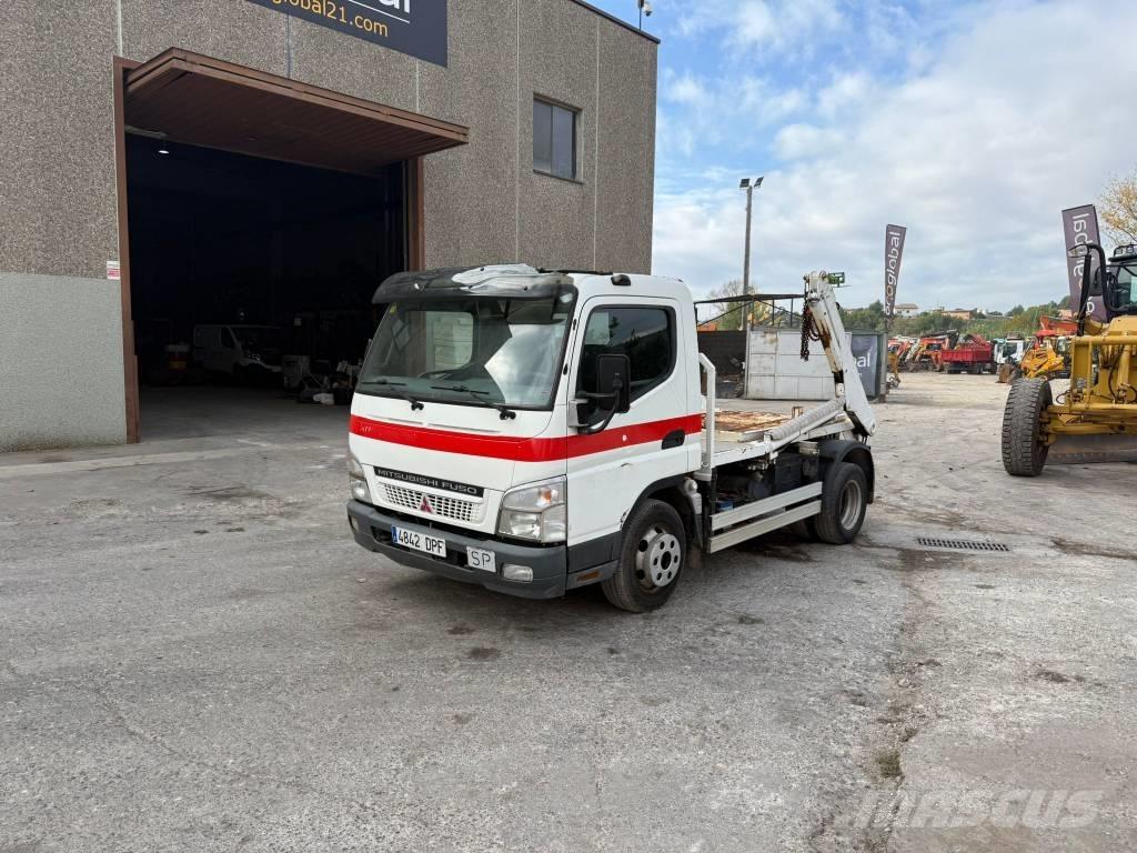 Mitsubishi FUSO Автоконтейнеровози