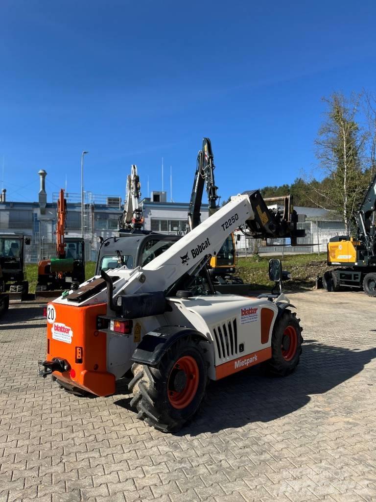 Bobcat T 2250 Телескопічні навантажувачі