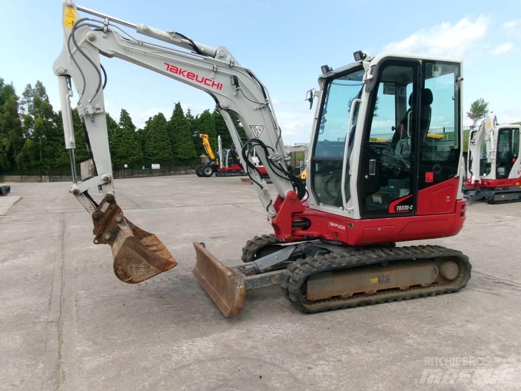 Takeuchi TB235-2 Міні-екскаватори < 7т