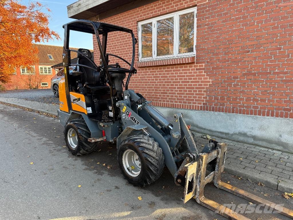 GiANT G 1500 X-tra Малі навантажувачі