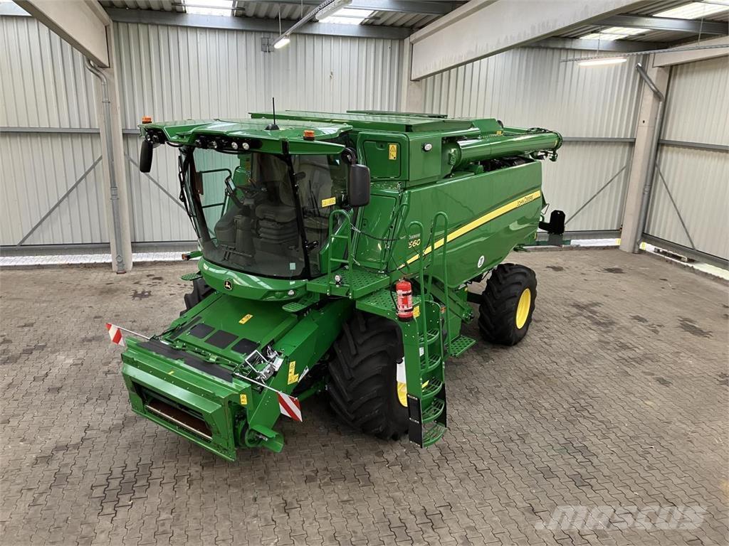 John Deere T560 Зернозбиральні комбайни