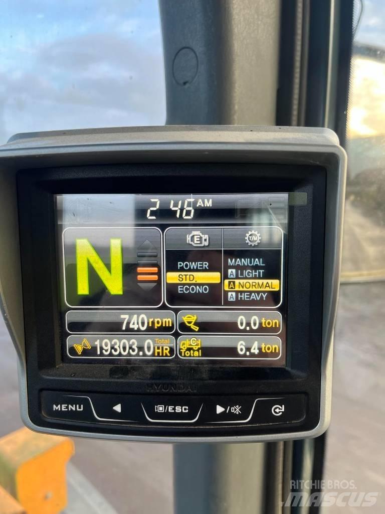 Hyundai HL 760-9 Фронтальні навантажувачі