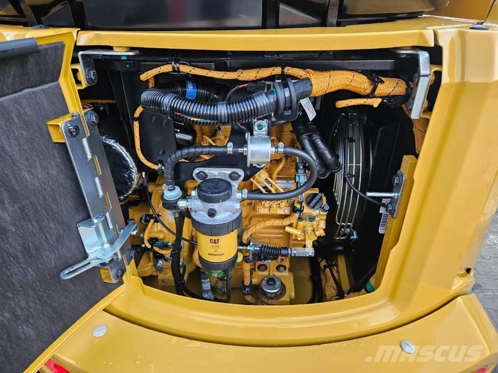 CAT 302.7 CR Міні-екскаватори < 7т