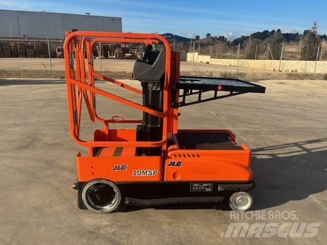 JLG 10 MSP Вертикальні щоглові підйомники