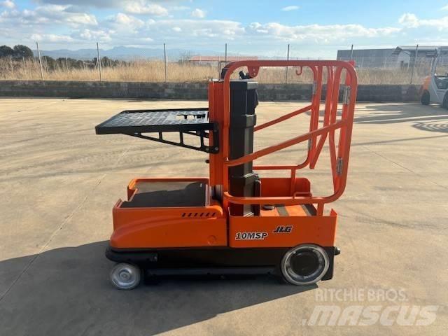 JLG 10 MSP Вертикальні щоглові підйомники