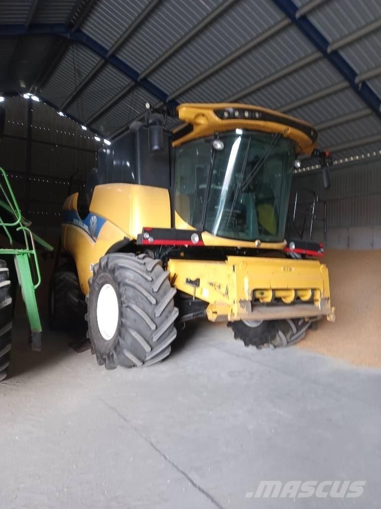 New Holland Cx 6.90 Зернозбиральні комбайни
