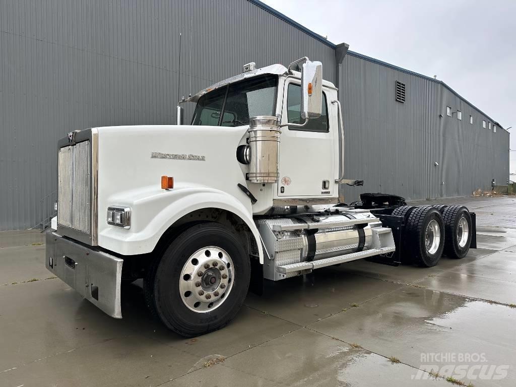 Western Star 4900 SF Тягачі