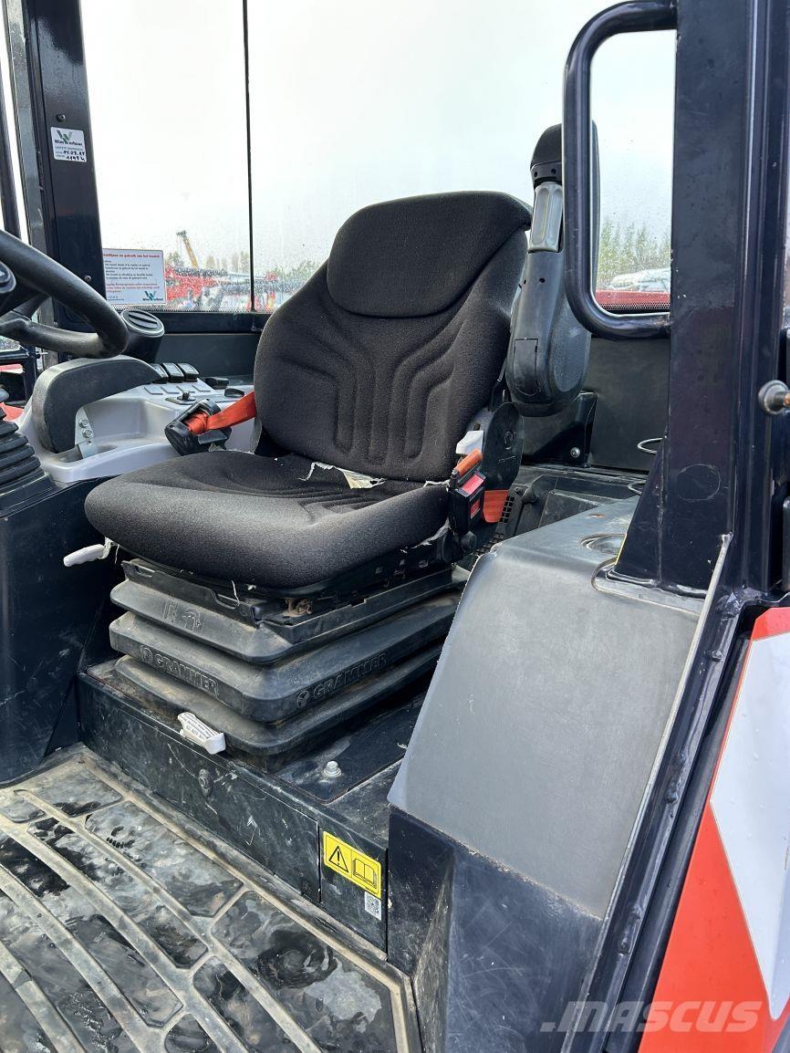 Kubota R070 (6678) Багатофункціональне обладнання для вантажних і землекопальних робіт