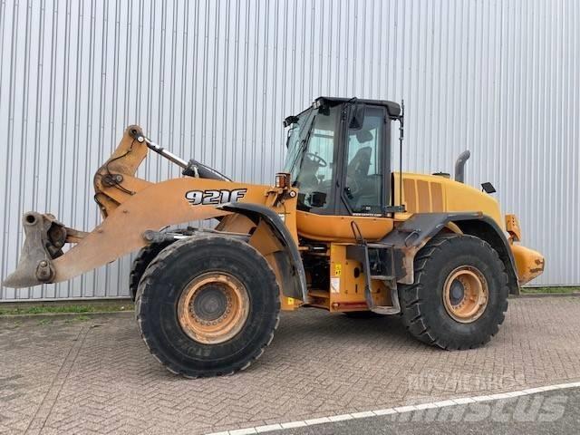 CASE 921F Фронтальні навантажувачі