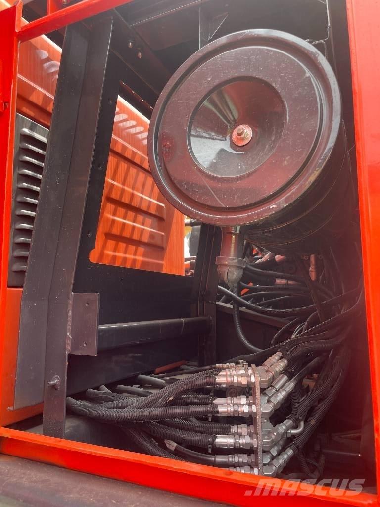 Doosan DX225LCA Гусеничні екскаватори