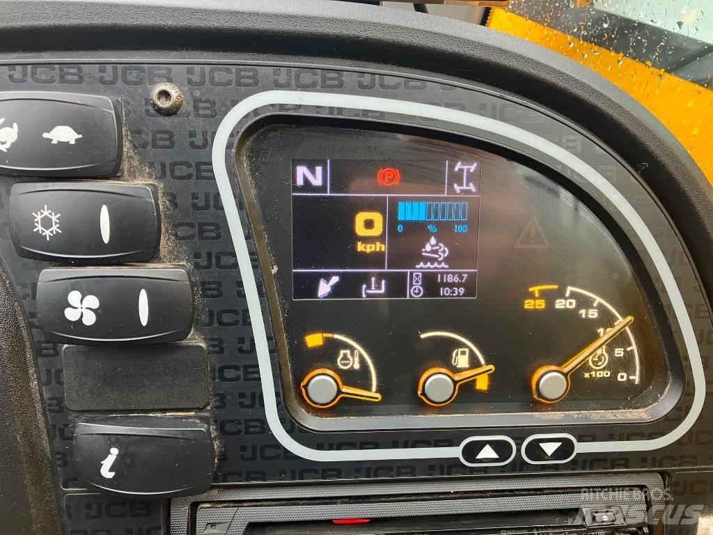 JCB 527-58 Agri Телескопічний навантажувач