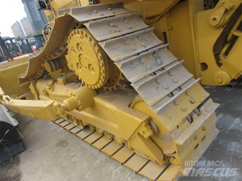 CAT D 6 R Грейдери