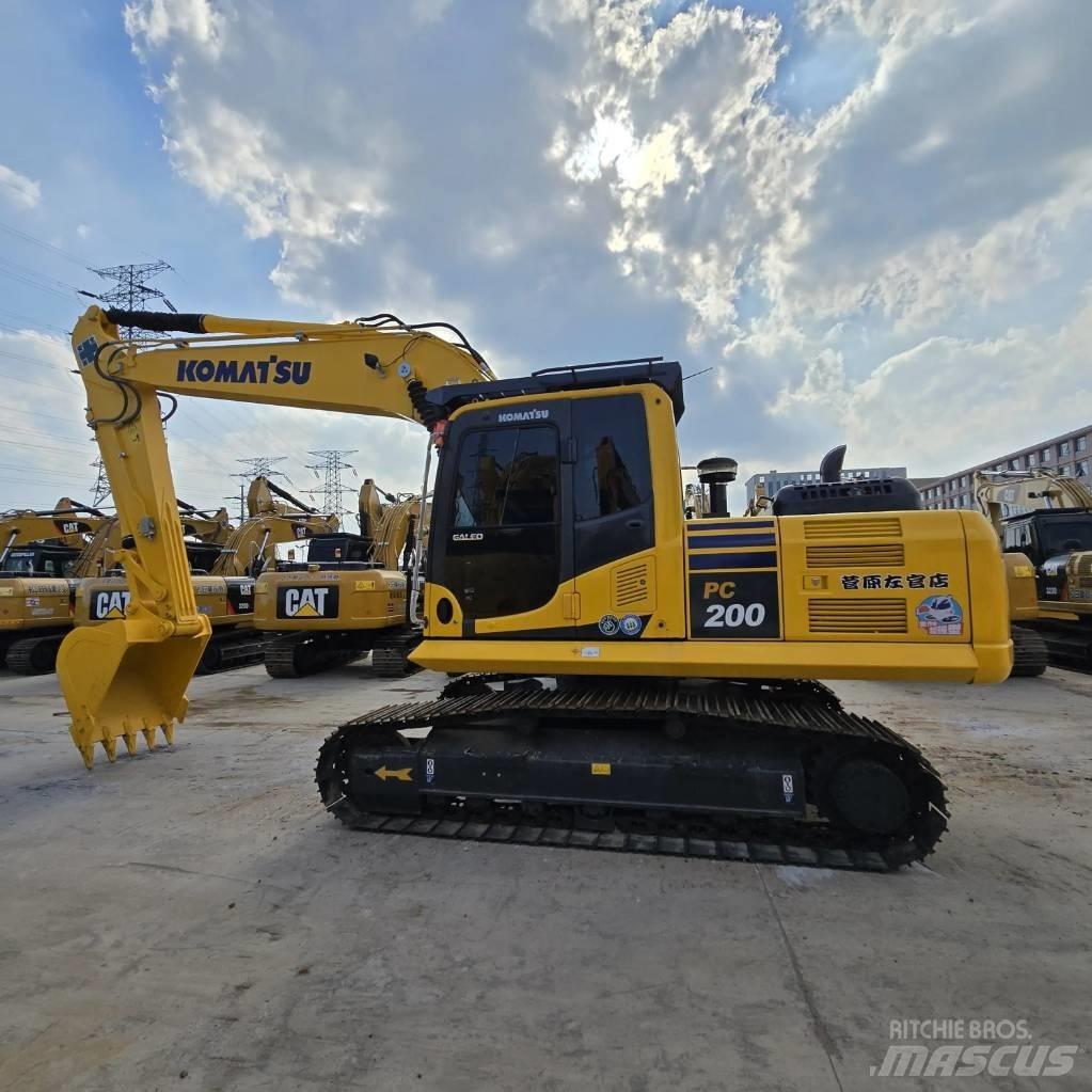 Komatsu PC 200-8 Гусеничні екскаватори
