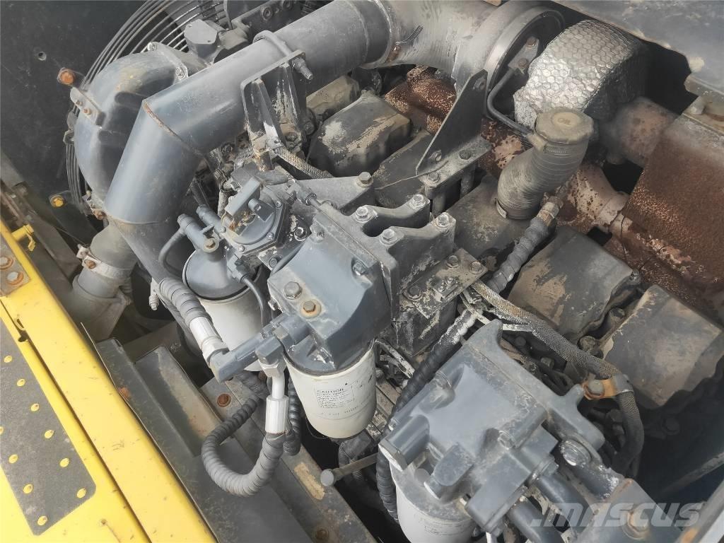 Komatsu PC460-8 Гусеничні екскаватори