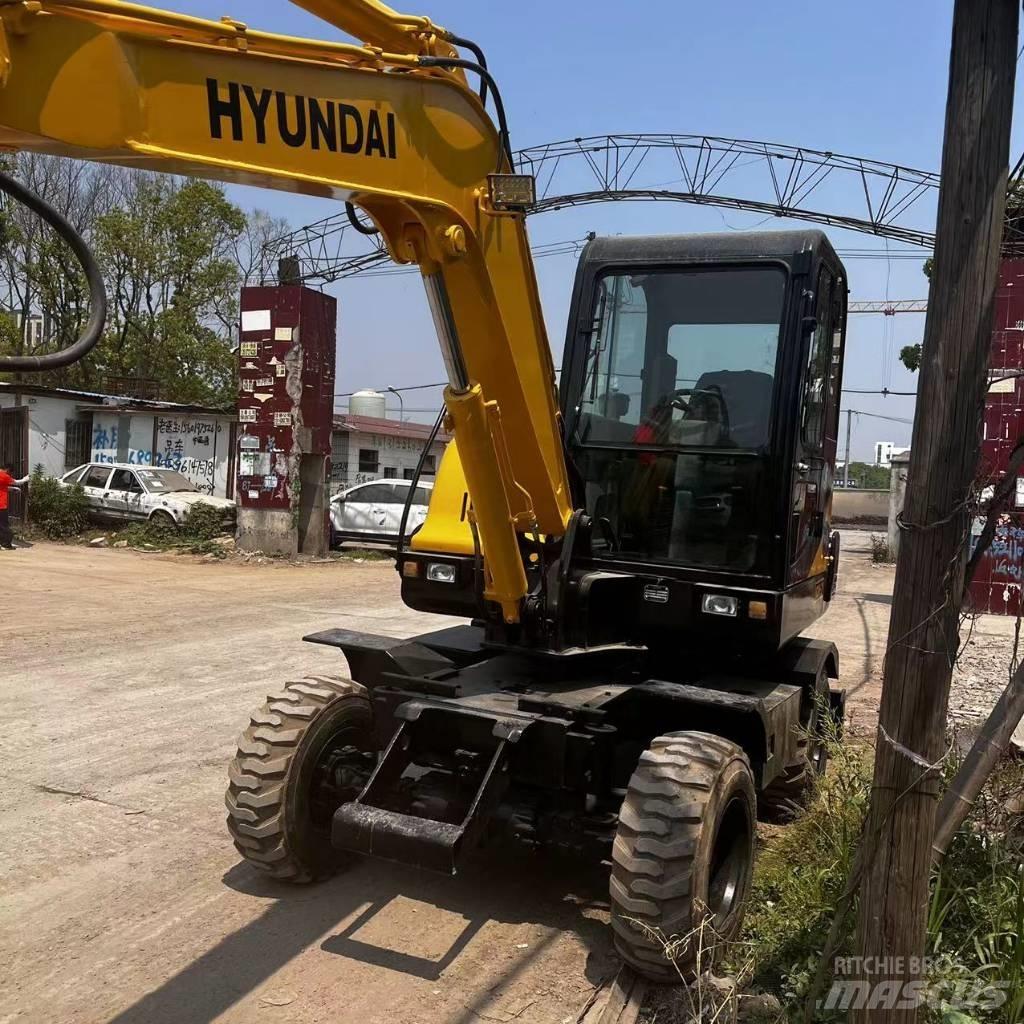Hyundai R60W-7 Колісні екскаватори