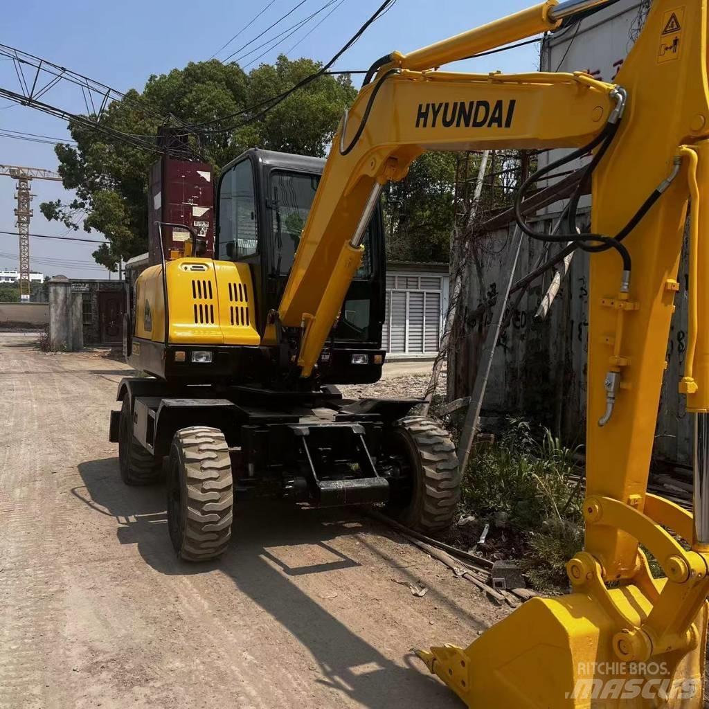 Hyundai R60W-7 Колісні екскаватори