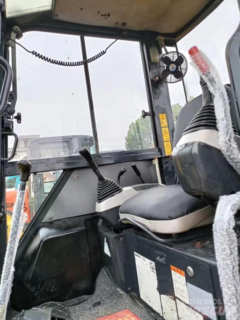 Komatsu PC 30 Міні-екскаватори < 7т