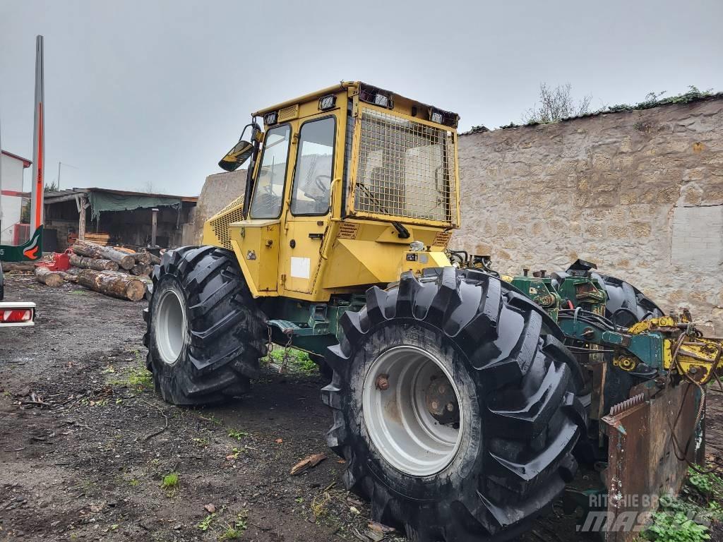 HSM 904 Трельовочні трактора