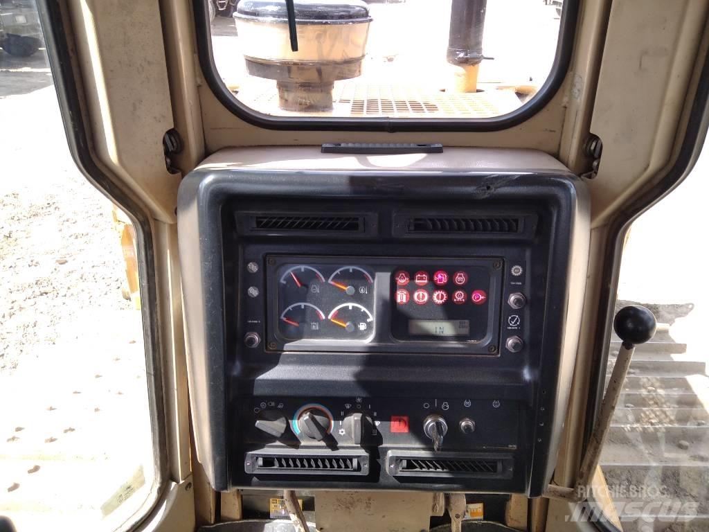 CAT D 6 M LGP Бульдозери