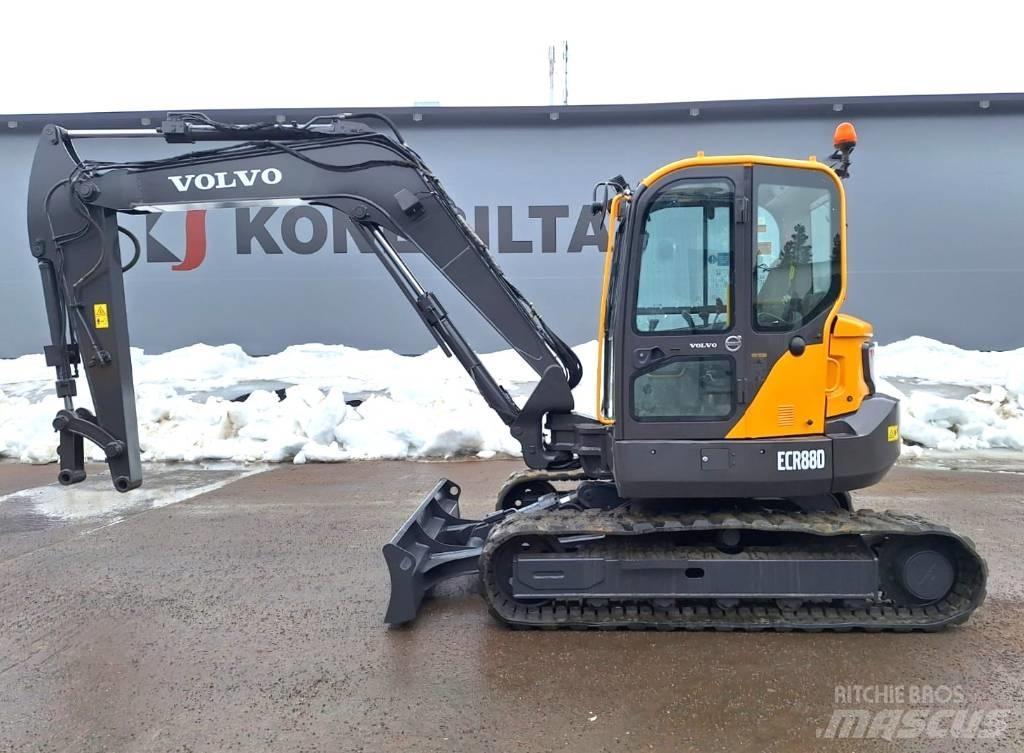 Volvo ECR88D Середні екскаватори 7т. - 12т.