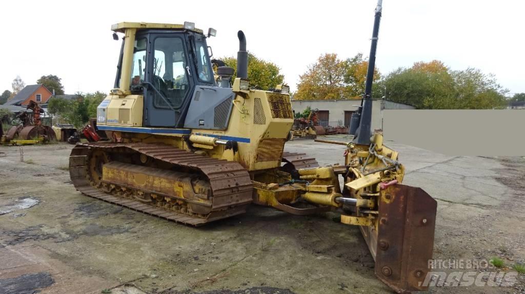Komatsu D 41 P-6 Гусеничні бульдозери