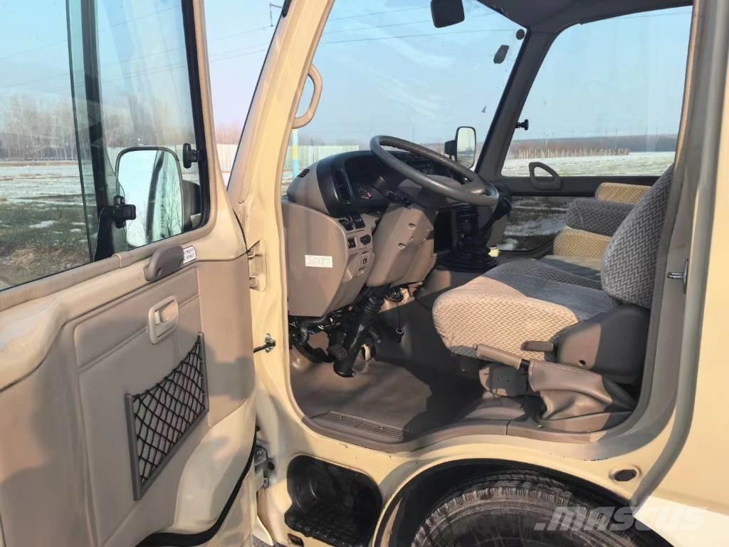 Toyota Coaster Bus Мікроавтобуси