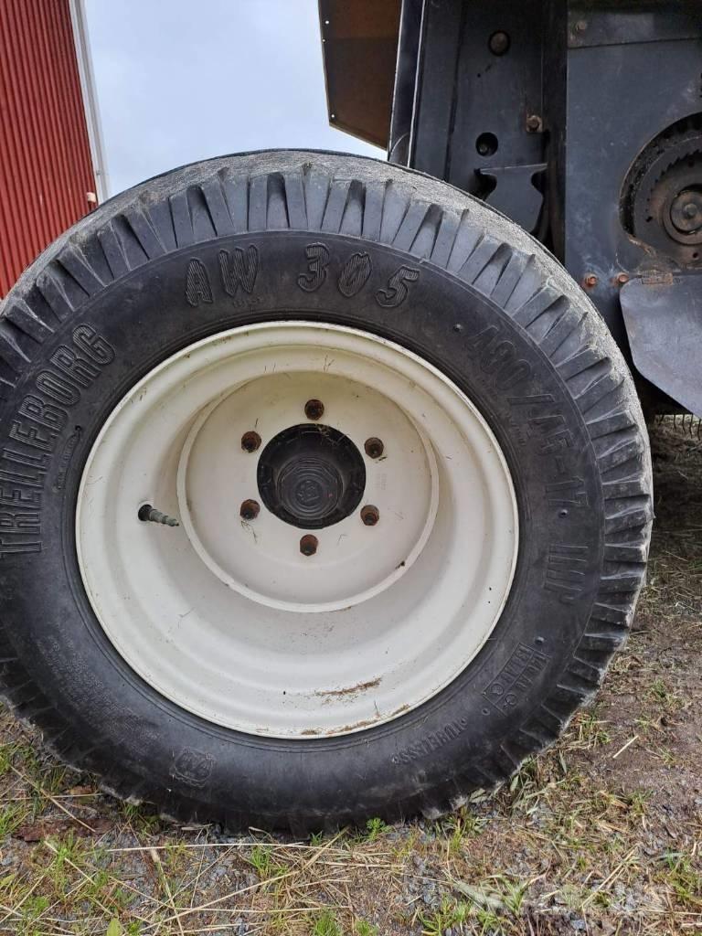 New Holland BR 7060 Рулонні прес-підбирачі