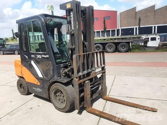 Doosan D 35 C-7 Дизельні навантажувачі