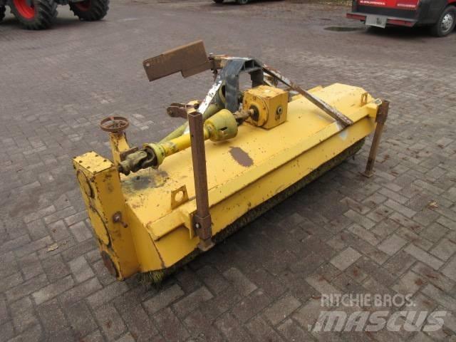 Riko M700 Інше дорожнє і снігозбиральне обладнання
