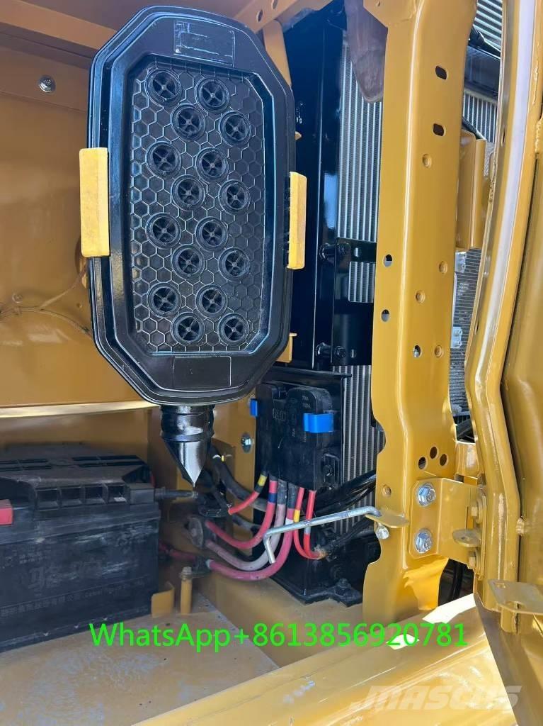 CAT 320 Гусеничні екскаватори