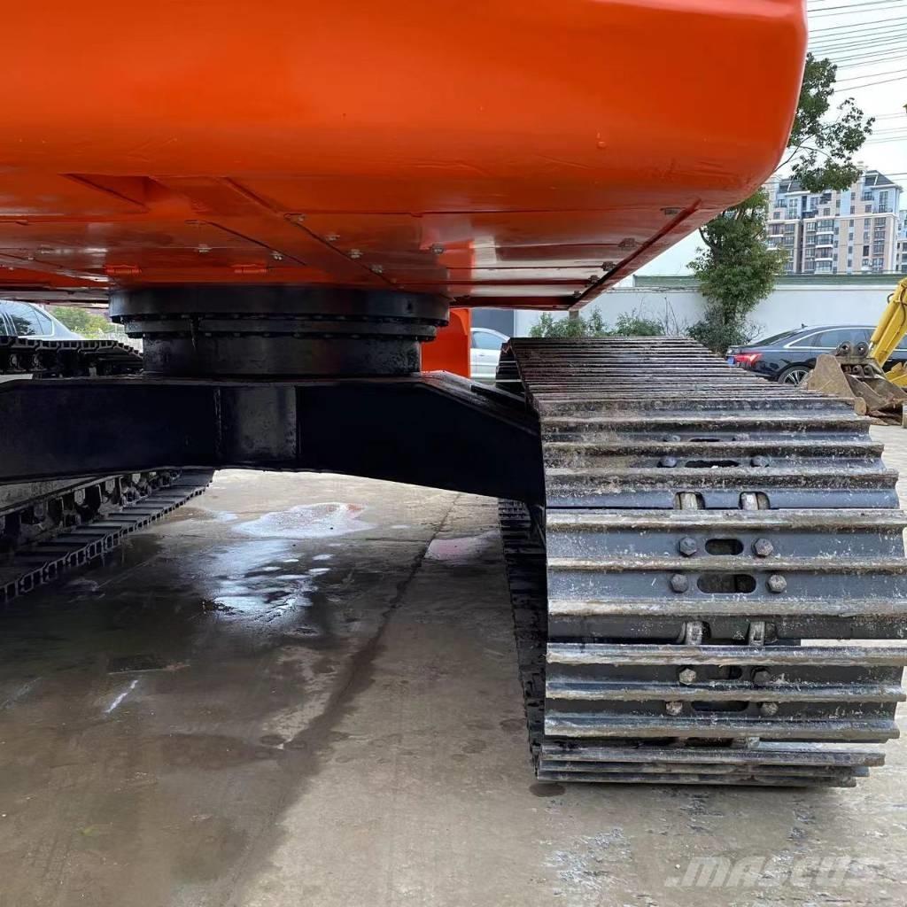 Doosan DX 225 LC Гусеничні екскаватори