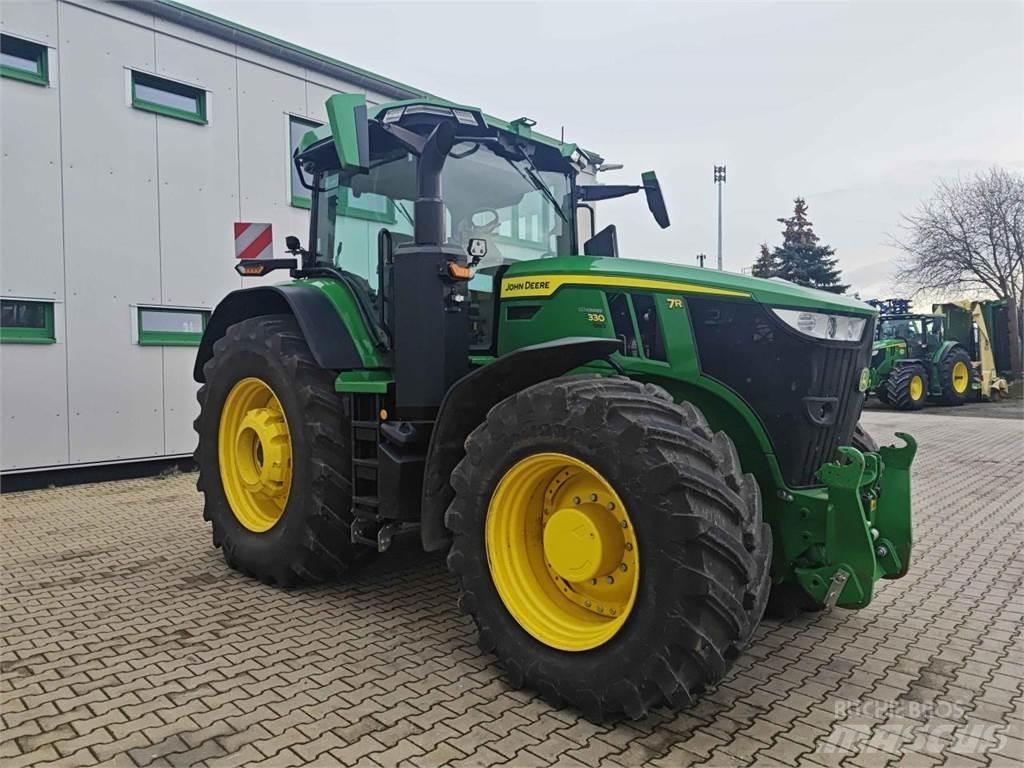John Deere 7R 330 Трактори