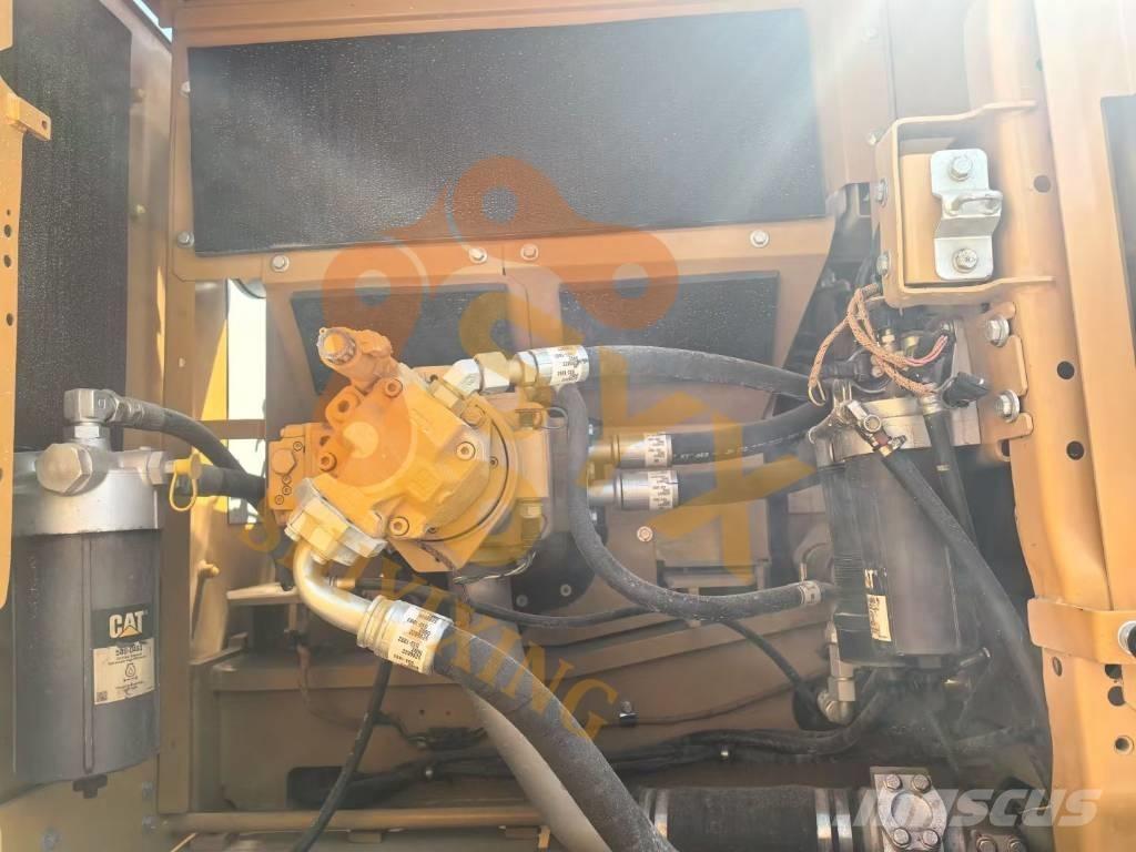 CAT 345GC Гусеничні екскаватори