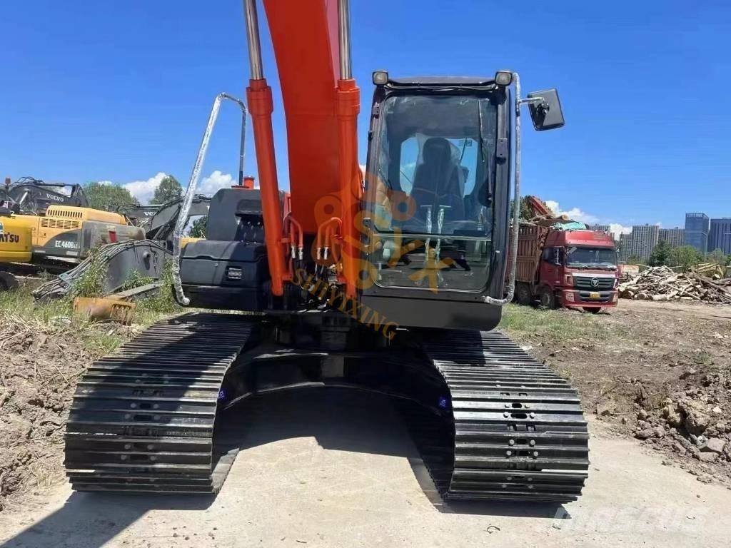 Hitachi ZX200-5G Гусеничні екскаватори