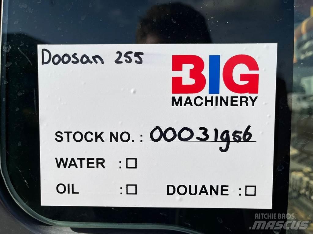 Doosan DX255LC-3 Гусеничні екскаватори