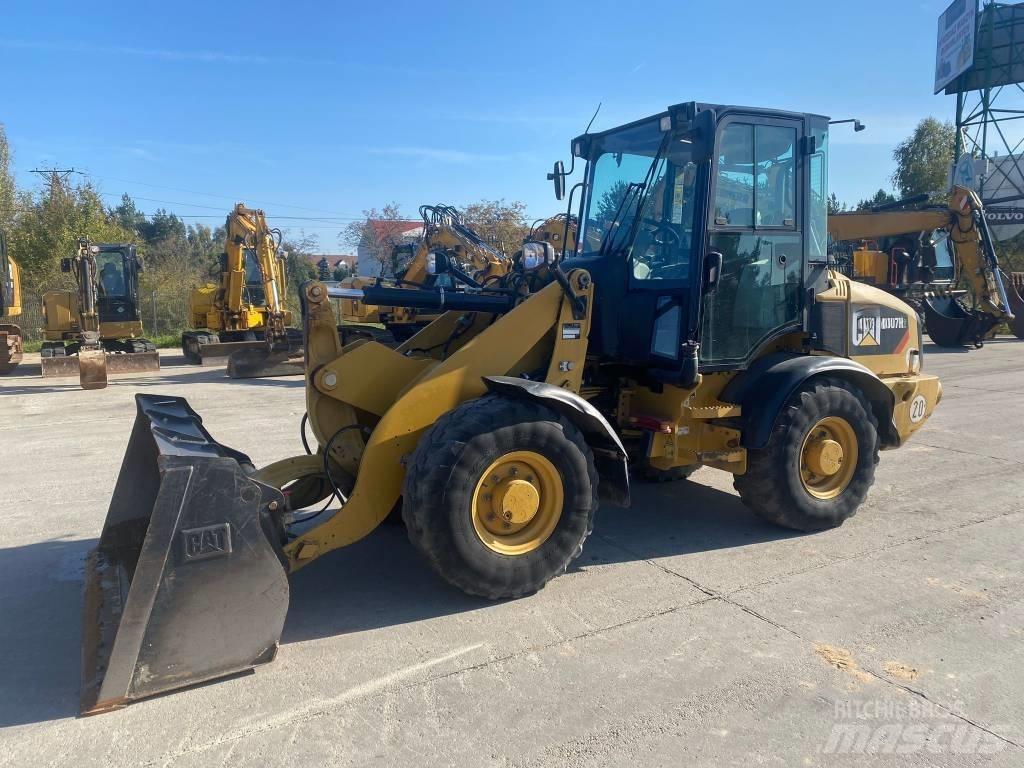 CAT 907 H 2 Фронтальні навантажувачі
