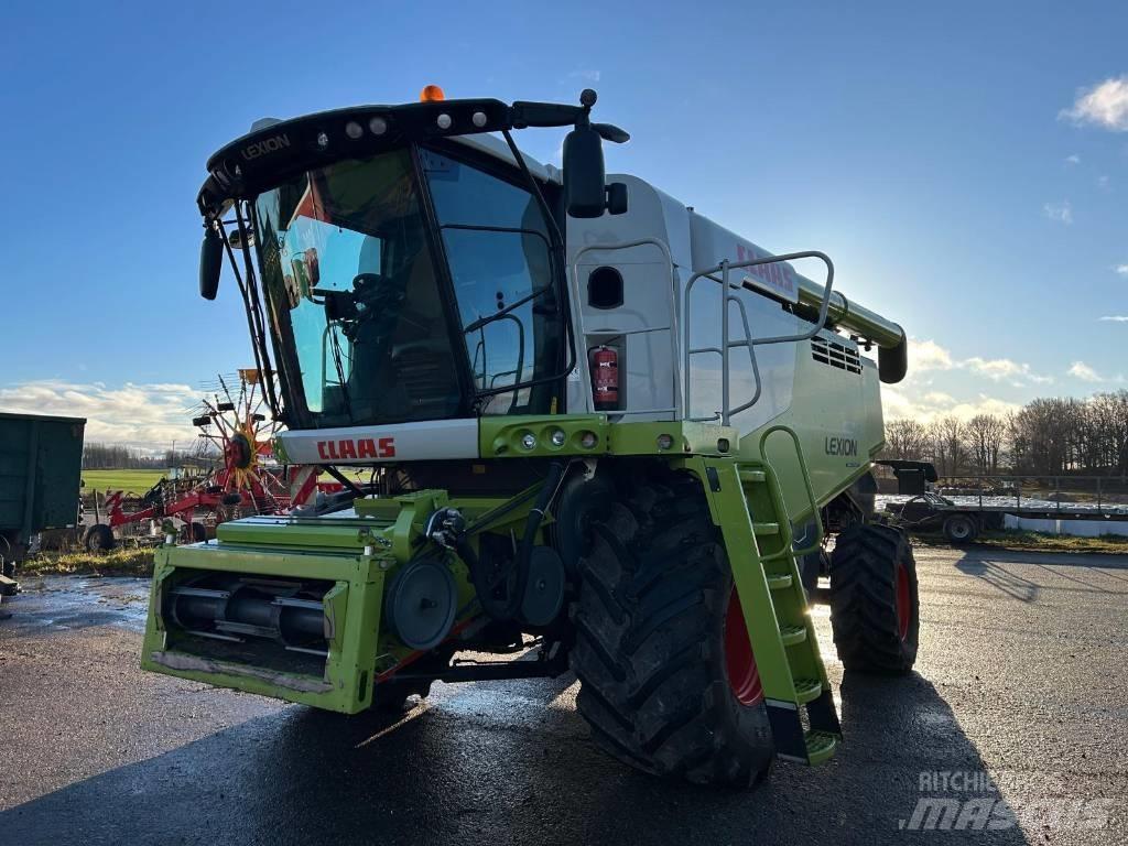 CLAAS Lexion 670 Зернозбиральні комбайни