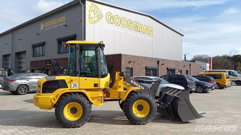 Volvo L 30 G Фронтальні навантажувачі