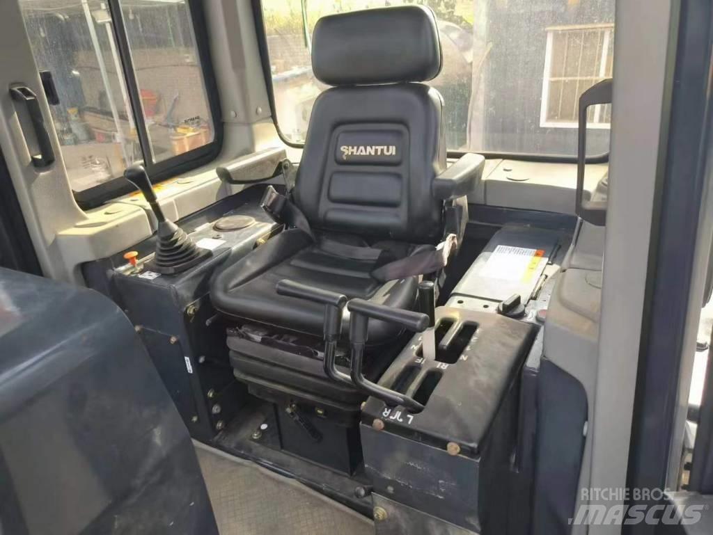 Shantui SD 16 Гусеничні бульдозери