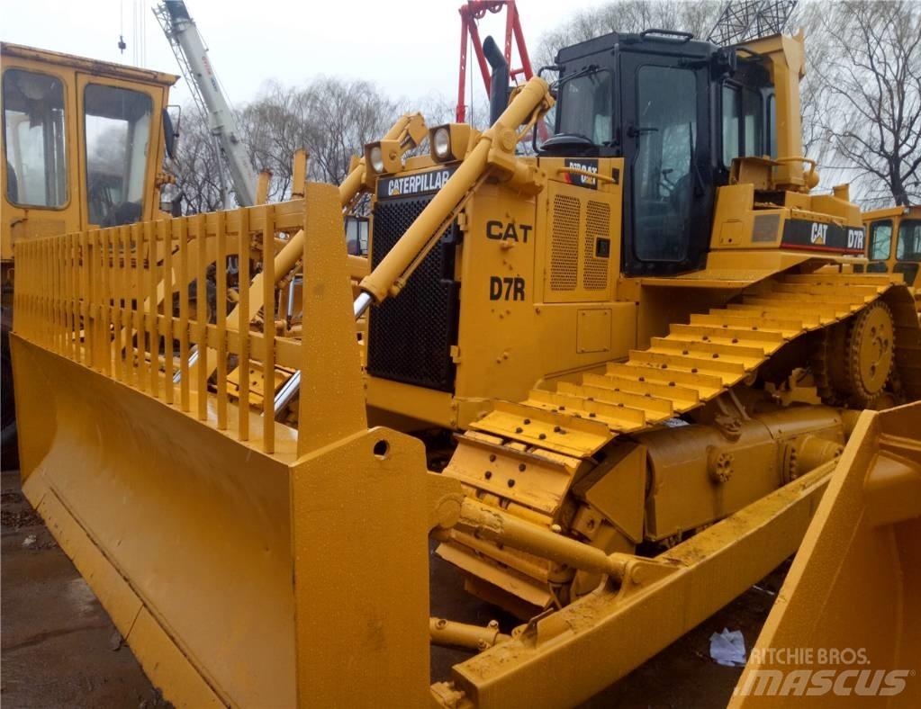 CAT D 7 R Гусеничні бульдозери