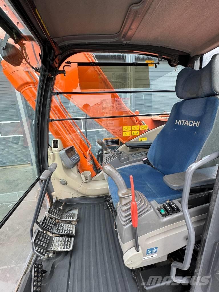 Hitachi ZX 250 LC-3 Гусеничні екскаватори